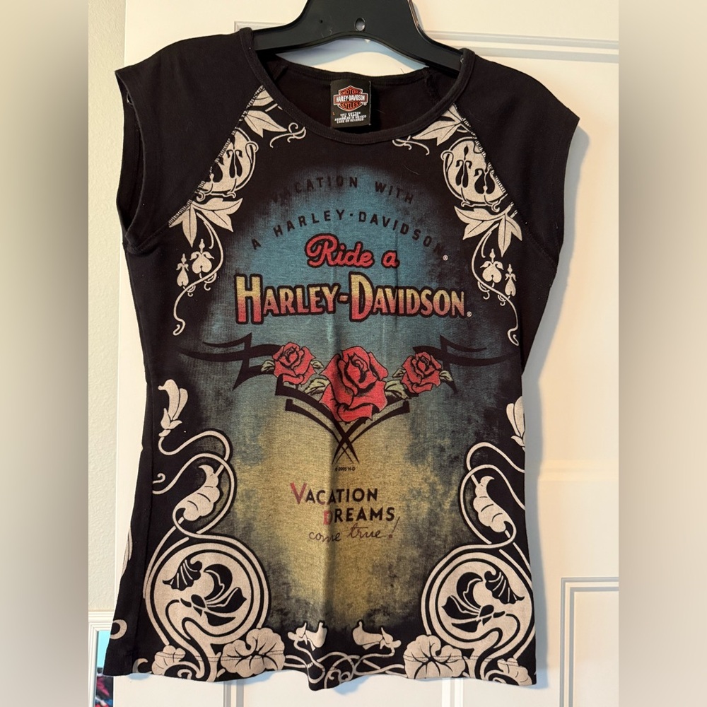 Harley-Davidson Vacation Dreams Black with multi-colored print tee, size large